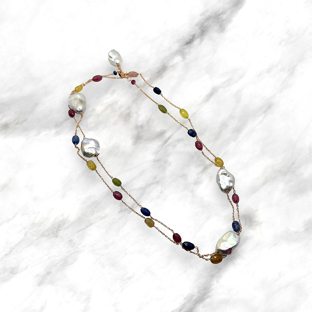 Collana argento rosa con perle barocche, lapis, peridoto, granato e zaffiro giallo