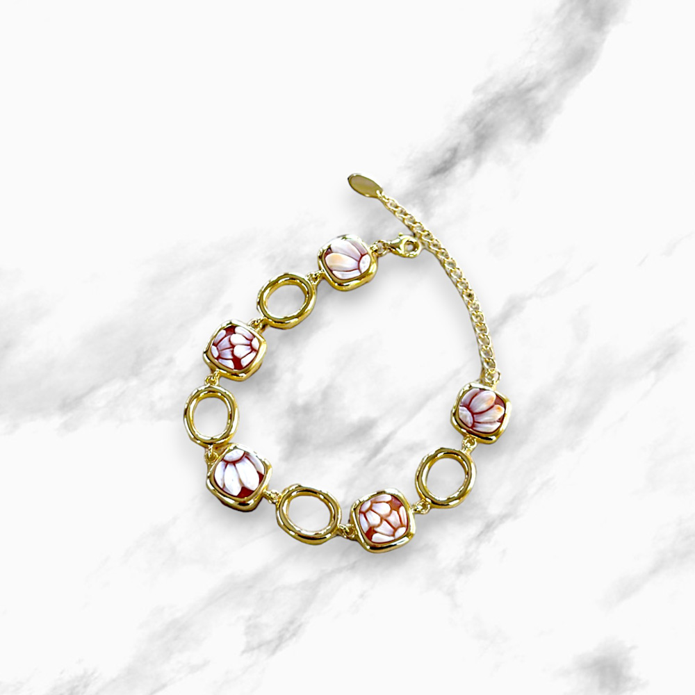 Bracciale in argento dorato con cameo